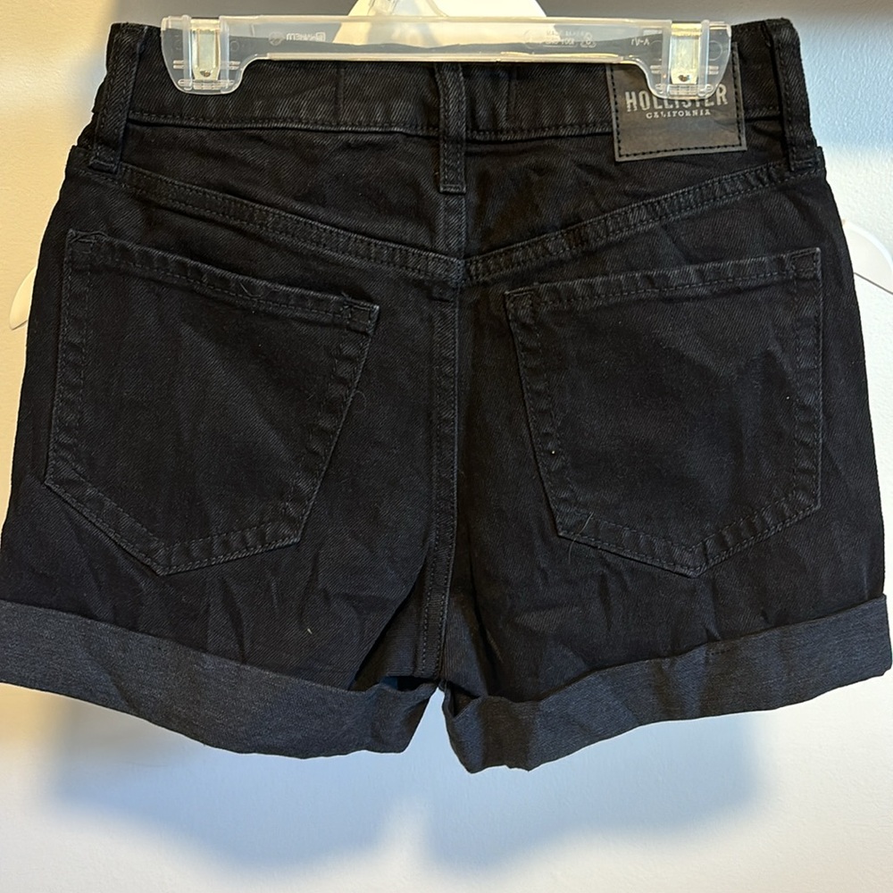 Hollister ultra high rise mom short. - Picture 3 of 7